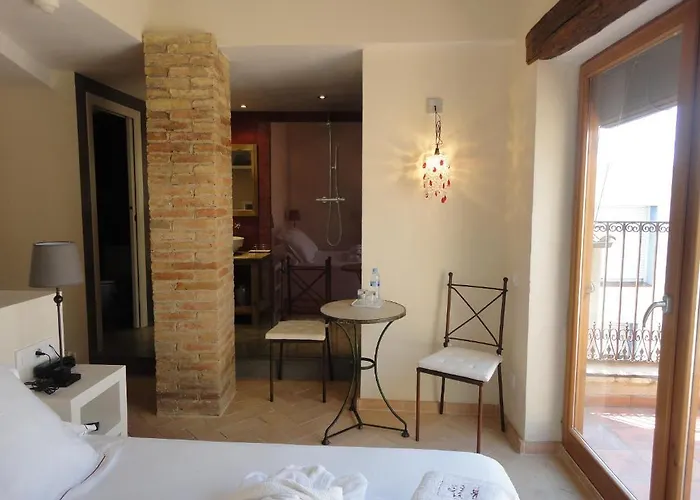 Rural Cal Torner Adults Only 3* Guiamets